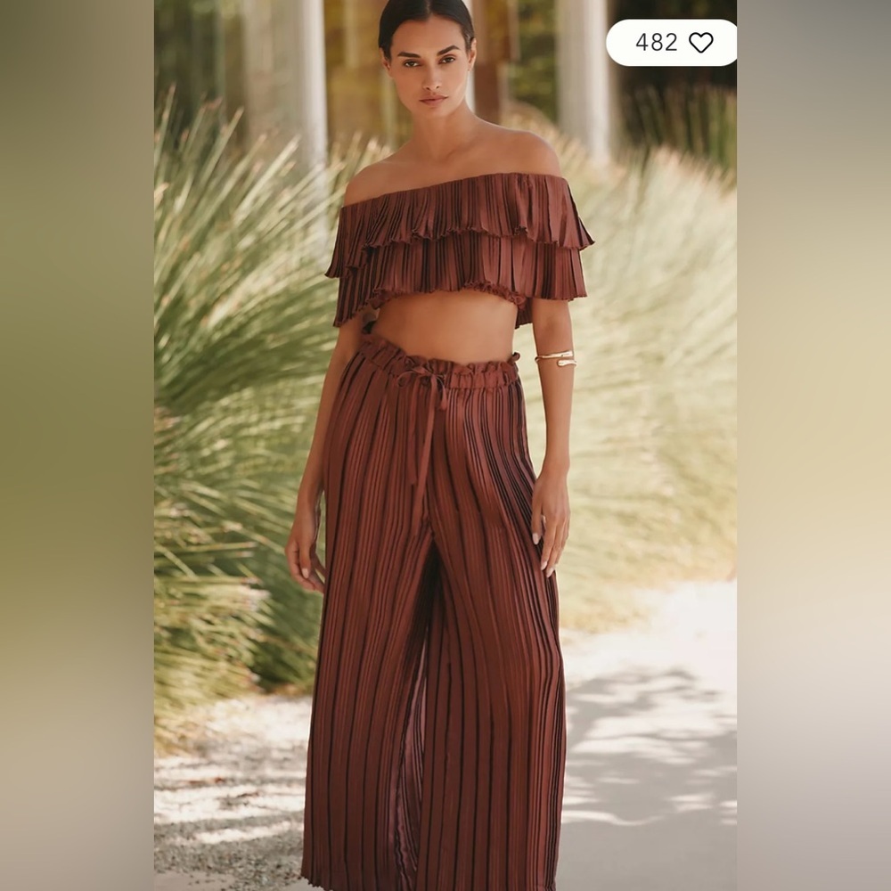 By Anthropologie Off-The-Shoulder Plissé Ruffled Crop Top